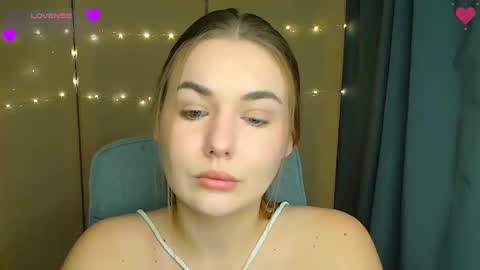 mia_lemm online show from 11/27/25, 08:38