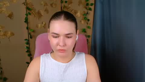 Snapshot of mia_lemm chatting on 06/20/26, 06:05 mia_lemm online show from 06/20/26, 06:05