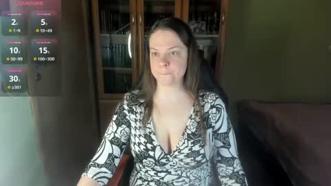 Snapshot of mia_lores chatting on 04/17/26, 09:12 mia_lores online show from 04/17/26, 09:12