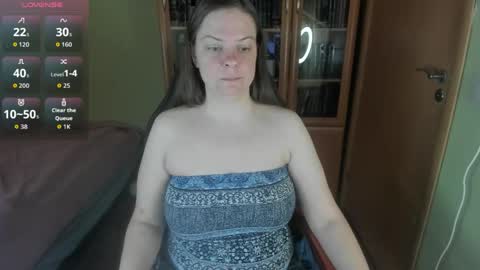 Snapshot of mia_lores chatting on 05/06/26, 09:36 mia_lores online show from 05/06/26, 09:36