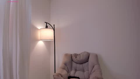 Snapshot of mia_love__ chatting on 01/09/26, 05:26 MIA LOVE online show from 01/09/26, 05:26