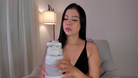 Snapshot of mia_love__ chatting on 03/24/26, 10:04 MIA LOVE online show from 03/24/26, 10:04