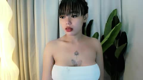 Snapshot of mia_lover9 chatting on 04/10/26, 10:09 M I A online show from 04/10/26, 10:09