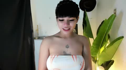 Snapshot of mia_lover9 chatting on 05/05/26, 01:08 M I A online show from 05/05/26, 01:08