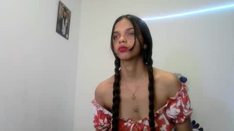 Snapshot of mia_lucy_21 chatting on 10/10/25, 08:30 mia lucy 21 online show from 10/10/25, 08:30