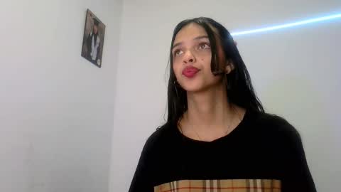 Snapshot of mia_lucy_21 chatting on 11/03/25, 06:09 mia lucy 21 online show from 11/03/25, 06:09