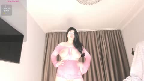 Snapshot of mia_lui chatting on 05/28/26, 01:19 Mia 3 online show from 05/28/26, 01:19