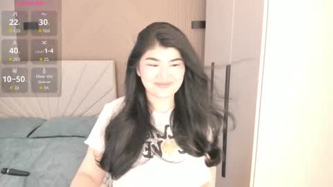 Snapshot of mia_lui chatting on 06/13/26, 11:19 Mia 3 online show from 06/13/26, 11:19