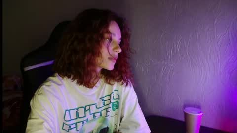 mia_luiza online show from 06/07/26, 08:12