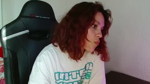 Snapshot of mia_luiza chatting on 06/08/26, 03:12 mia_luiza online show from 06/08/26, 03:12