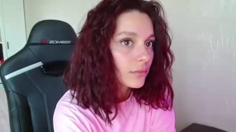 Snapshot of mia_luiza chatting on 06/18/26, 11:14 mia_luiza online show from 06/18/26, 11:14