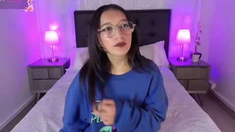 Snapshot of mia_luna0 chatting on 07/18/26, 11:08 Mia online show from 07/18/26, 11:08
