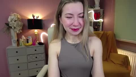 Mia online show from 12/31/24, 07:42