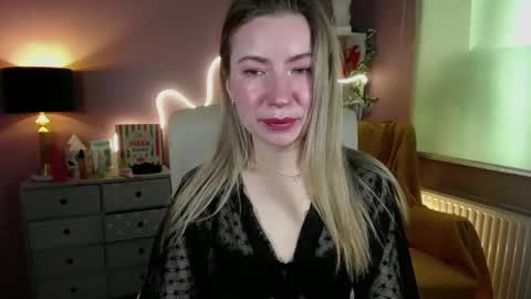 Mia online show from 03/06/25, 08:41