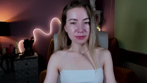 Mia online show from 09/14/25, 06:45