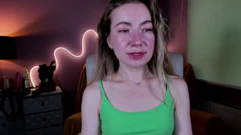 Mia online show from 09/18/25, 06:48