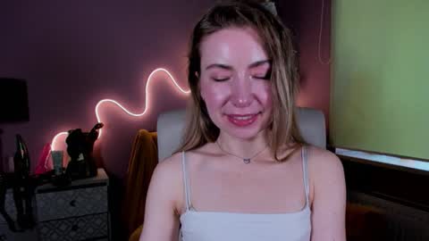 Mia online show from 09/21/25, 01:24