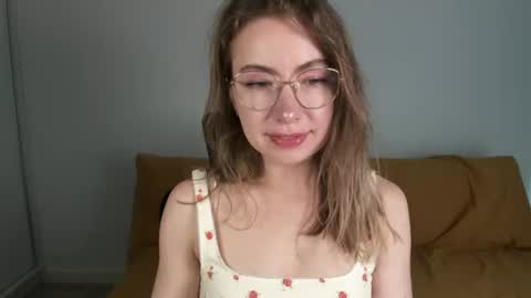 Mia online show from 07/19/26, 01:15