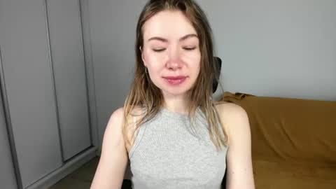 Mia online show from 07/31/26, 04:34