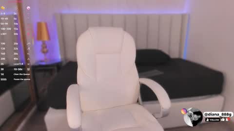 Snapshot of mia_medina chatting on 10/09/25, 12:14 online show from 10/09/25, 12:14