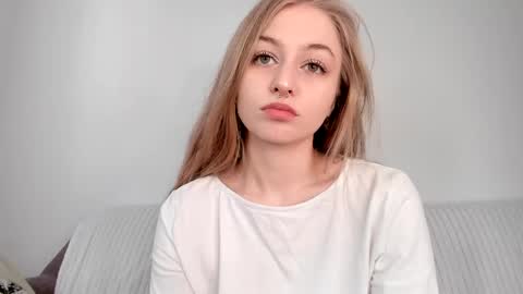 Mia here Appreciate your support online show from 04/27/26, 07:06
