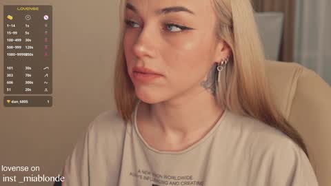 mia_milagros online show from 01/12/25, 03:49