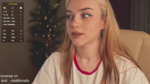 mia_milagros online show from 01/22/25, 01:10