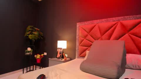 MIA  online show from 12/02/25, 07:20