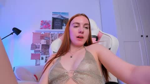 Snapshot of mia_mintz chatting on 04/06/26, 04:46 Mia online show from 04/06/26, 04:46