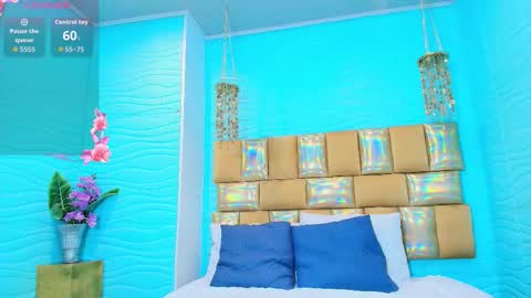 mia montess online show from 11/13/25, 12:15