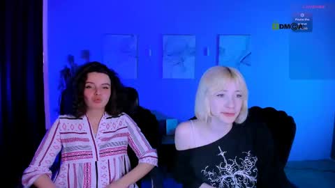 mia_mooon_ online show from 05/08/26, 08:41