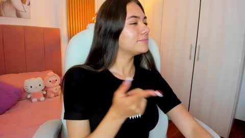 Mia Nevaeh - follow me online show from 01/07/25, 11:24