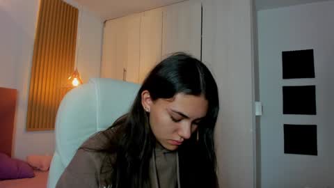 Mia Nevaeh - follow me online show from 01/12/25, 08:25