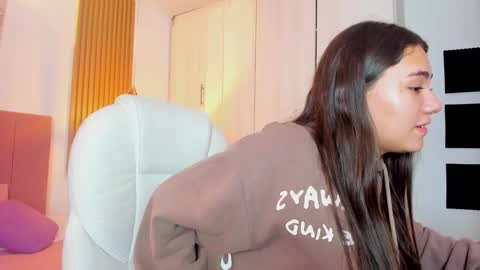 Mia Nevaeh - follow me online show from 01/14/25, 09:09