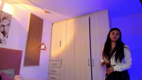 Mia Nevaeh - follow me online show from 11/28/25, 08:55
