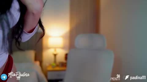 Snapshot of mia_paulina chatting on 11/28/25, 03:42 Instagram Nelyiramirez online show from 11/28/25, 03:42