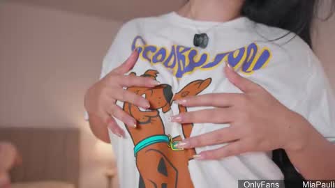 Snapshot of mia_paulina chatting on 03/07/26, 03:14 Instagram Nelyiramirez online show from 03/07/26, 03:14