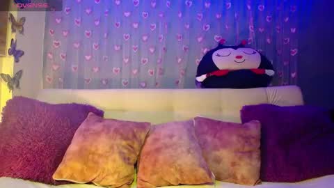 Snapshot of mia_petitebaby chatting on 05/10/26, 03:01 Ma online show from 05/10/26, 03:01