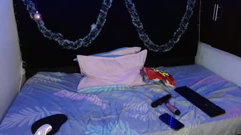 Mia  online show from 12/30/24, 07:21