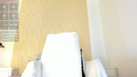 Snapshot of mia_pineda chatting on 04/05/26, 10:34 Mariana online show from 04/05/26, 10:34