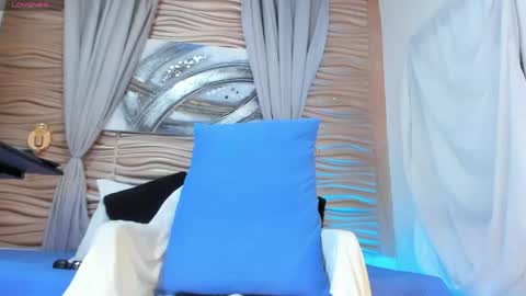 Snapshot of mia_pineda chatting on 04/16/26, 05:25 Mariana online show from 04/16/26, 05:25