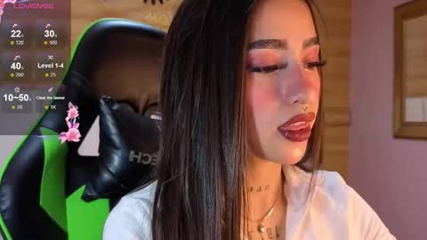 Snapshot of mia_ponce_a chatting on 11/23/25, 01:44 MIA online show from 11/23/25, 01:44