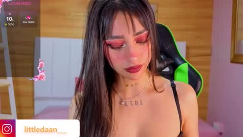 Snapshot of mia_ponce_a chatting on 01/15/26, 01:05 MIA online show from 01/15/26, 01:05