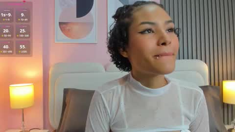 Snapshot of mia_poppy chatting on 01/06/26, 03:21 Yessica online show from 01/06/26, 03:21