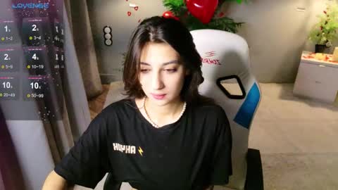 Snapshot of mia_purr chatting on 02/13/26, 04:25 Mia online show from 02/13/26, 04:25