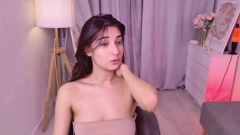 Snapshot of mia_purr chatting on 03/27/26, 03:45 Mia online show from 03/27/26, 03:45