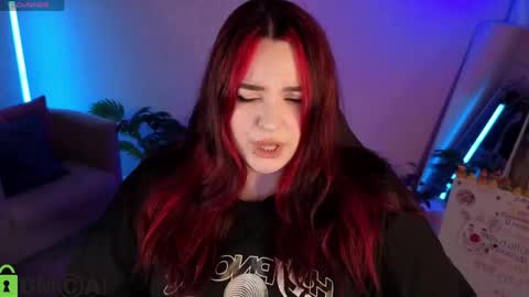 Mia online show from 05/09/26, 01:11