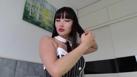 Snapshot of mia_rie chatting on 07/25/26, 04:43 Mia Rie online show from 07/25/26, 04:43