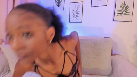 Snapshot of mia_rissi chatting on 11/25/25, 03:01 Mia online show from 11/25/25, 03:01