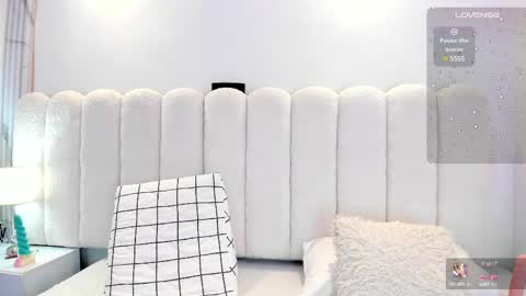 Mia online show from 02/18/25, 12:39